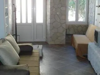 Artemida Hotel 3*