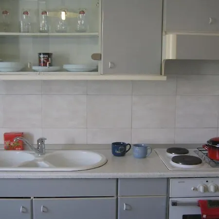Artemida Hotel 3*